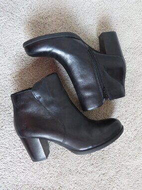 BORN Claire Womens Ankle Booties Size 6 Black Leather Block Heel Zip Side